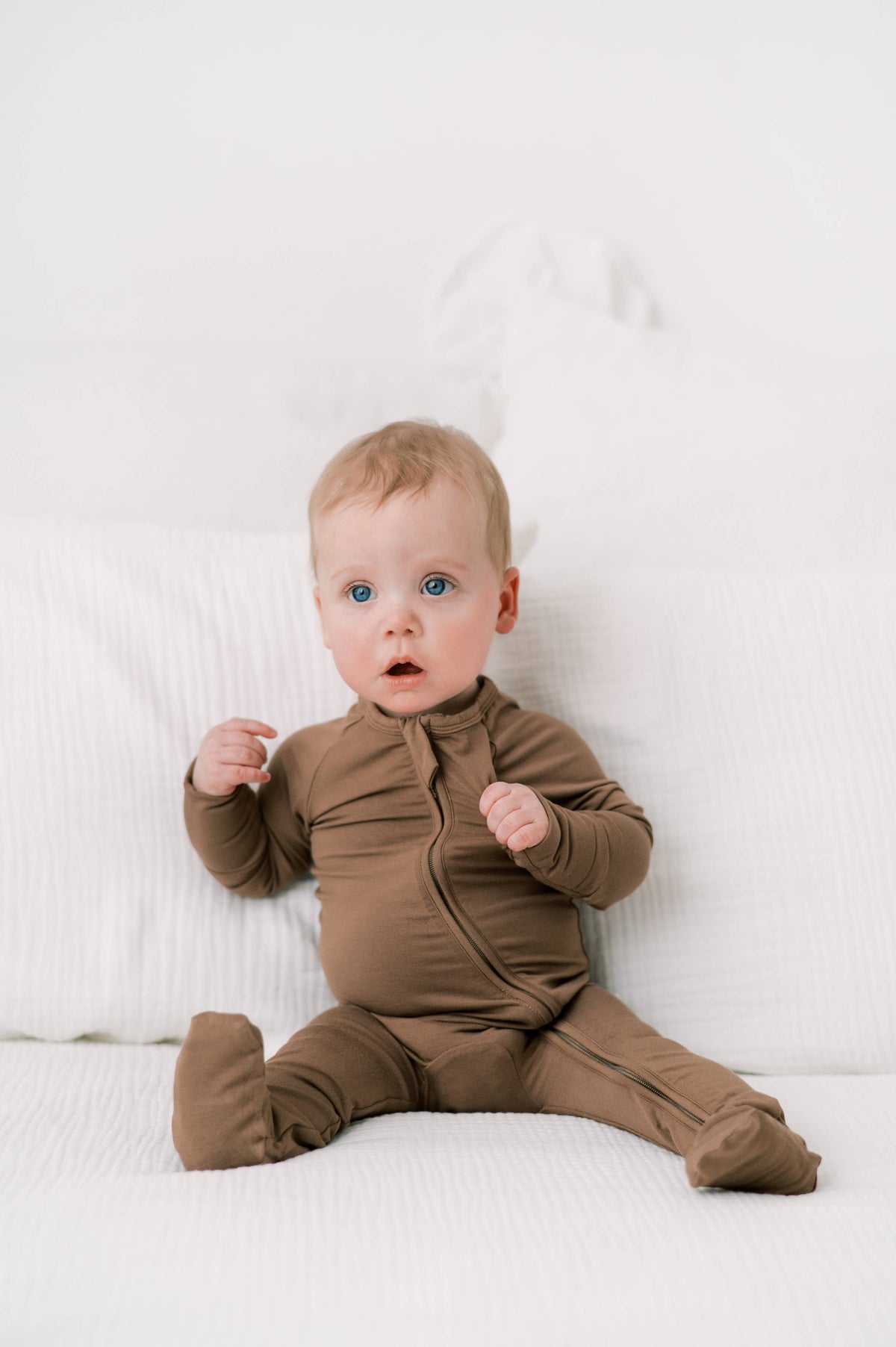 Little Lot Co Bamboo Zip Footie || Coca Mocha