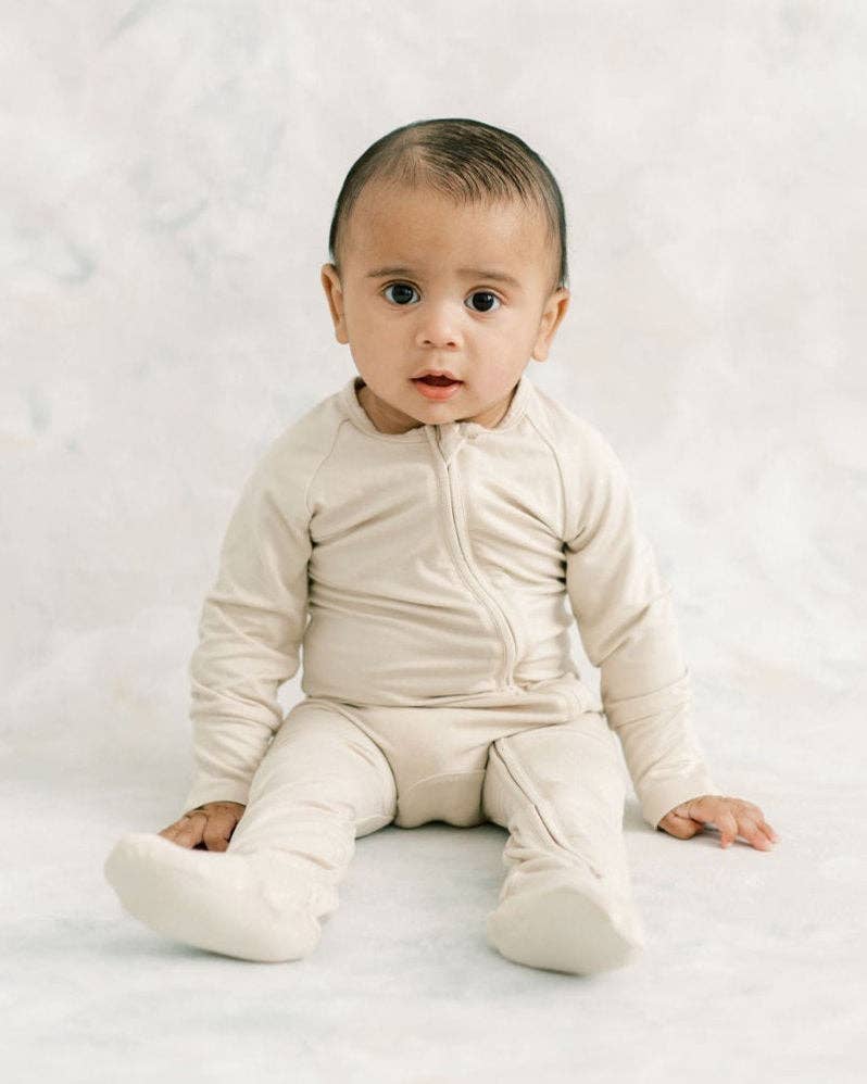Little Lot Co Bamboo Zip Footie || Oat