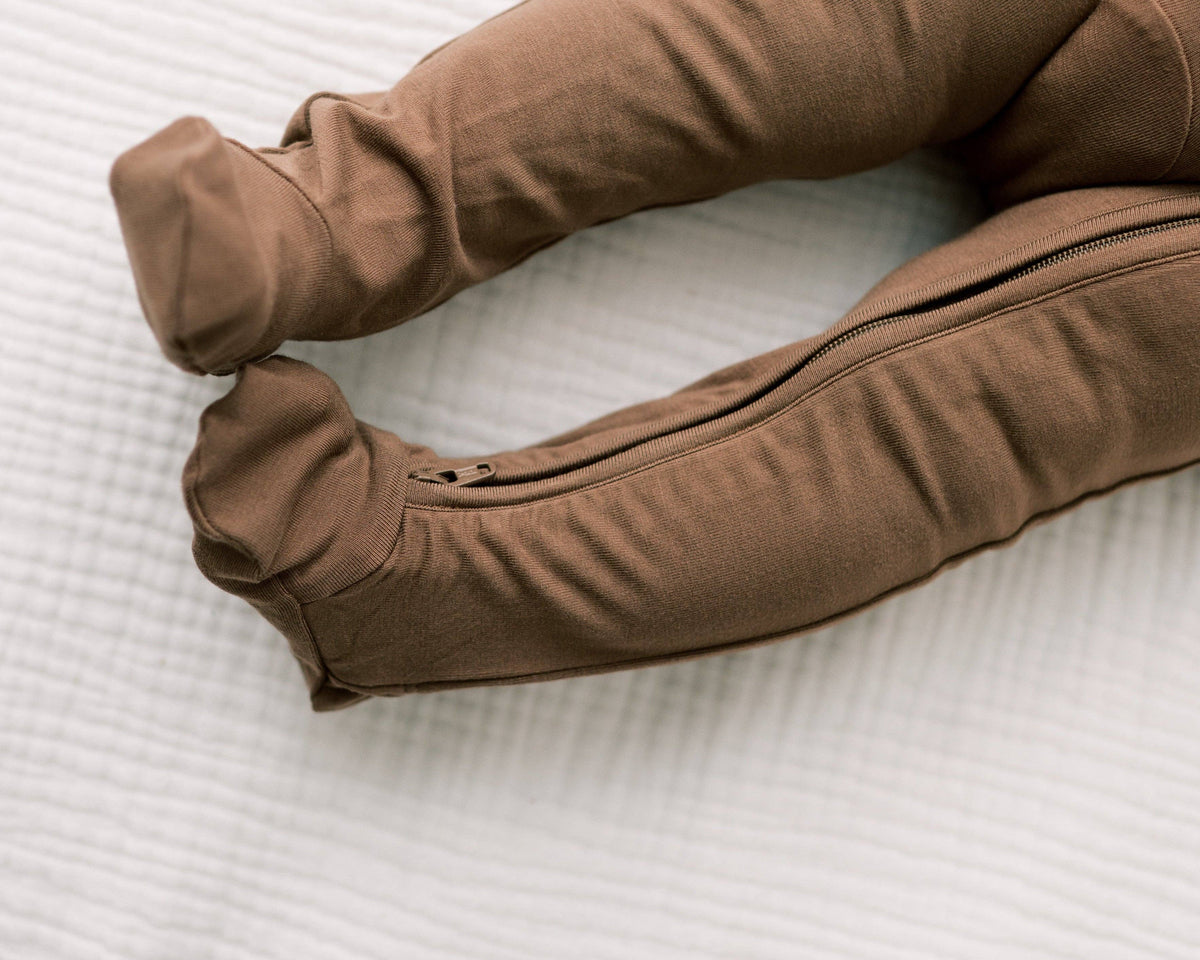 Little Lot Co Bamboo Zip Footie || Coca Mocha
